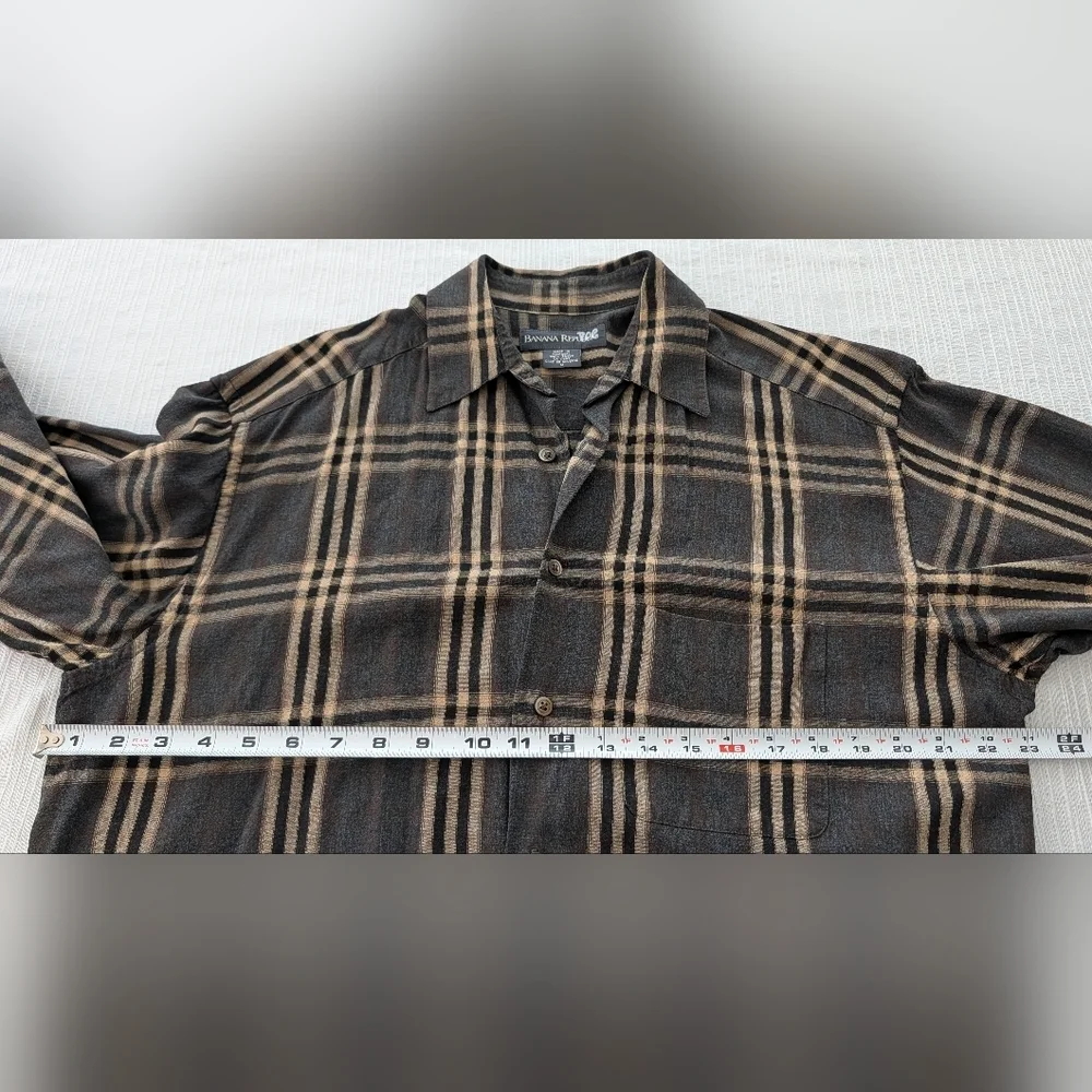 Banana Republic Black and Tan Plaid Men's Shirt Size M